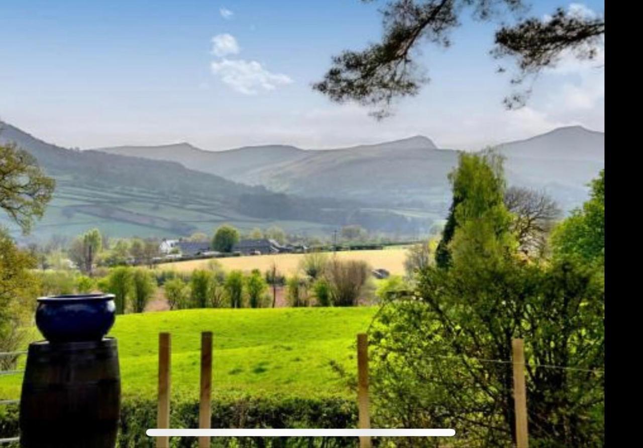 Mountain Suite, Stunning Views, Brecon Beacons Llanhamlach Exterior photo